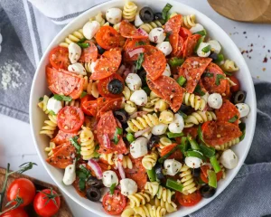 Zesty-Pizza-Pasta-Salad-with-NY-Pizza-Blend-Olive-Oil-2